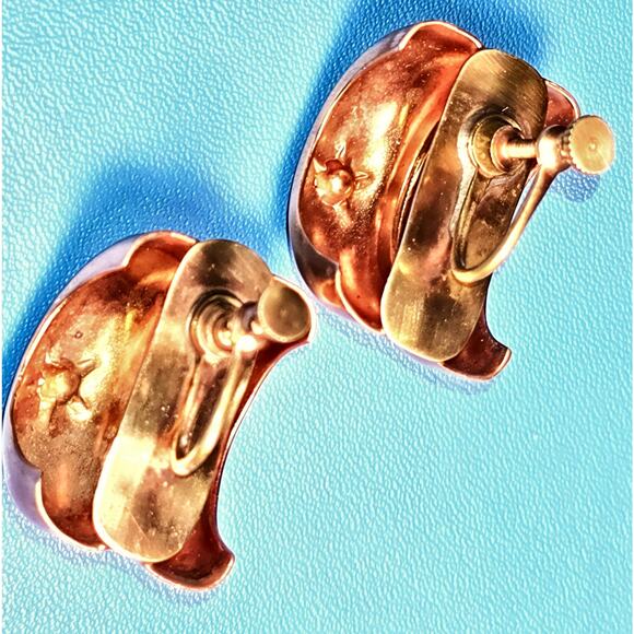 Light Weight Vintage Copper Screwback Clip-On Earrings with Rhinestone Accents - Picture 4 of 7
